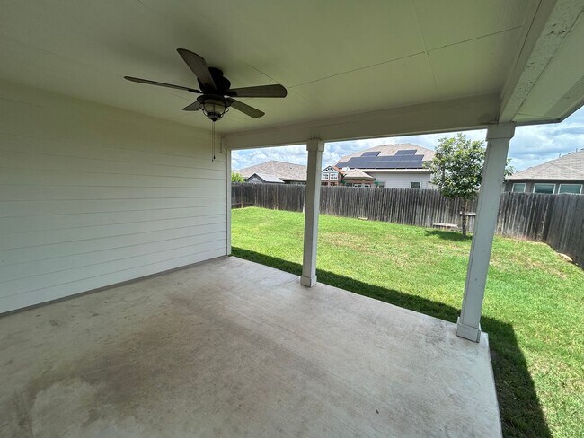 Building Photo - 3/2/2 in Avery Park / Fridge Included  / W...