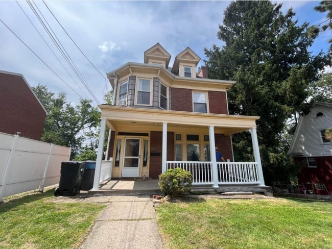 Primary Photo - 5227 Clarwin Ave
