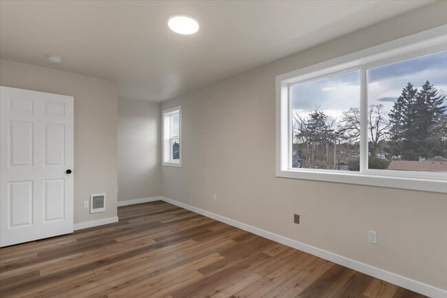 Building Photo - 1507 Hines St SE
