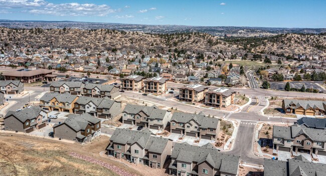 Building Photo - Next to NATURE 3 bed Townhome in Mt. Shadows