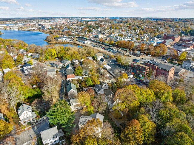 Building Photo - 78 Morning St