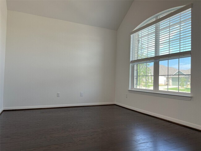 Building Photo - 521 Panzano Dr