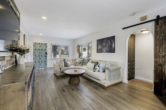 Building Photo - 3740 E Mayfield St