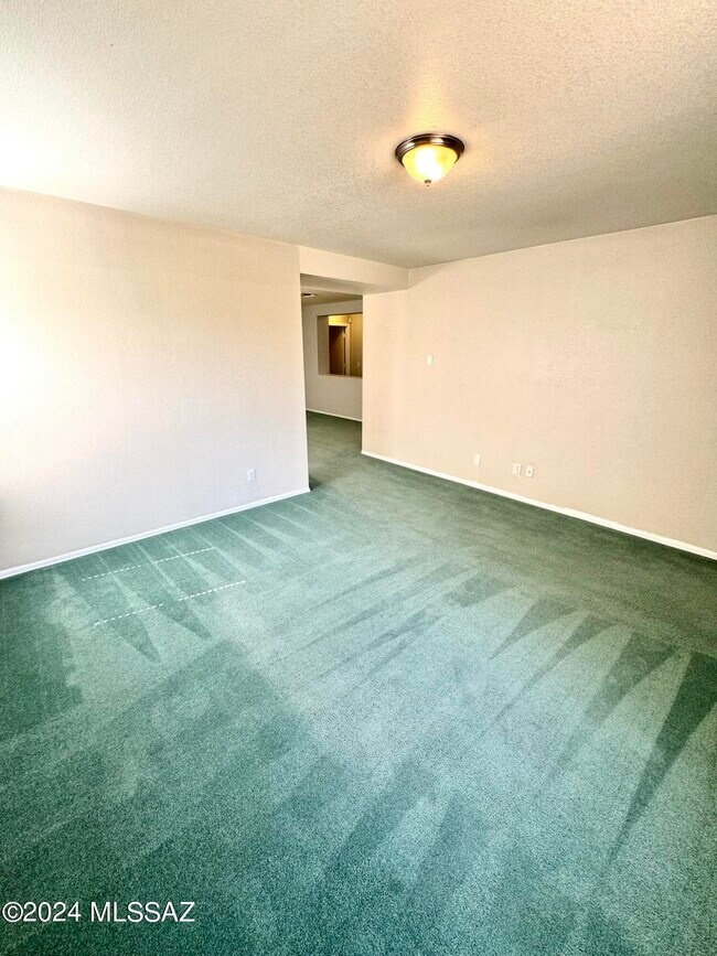 Building Photo - 7846 E Rooner Dr