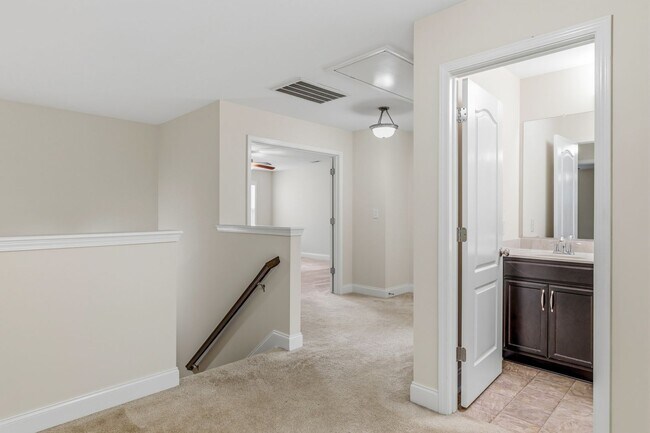 Building Photo - 5 Bedrooms in the heart of Summerfield!