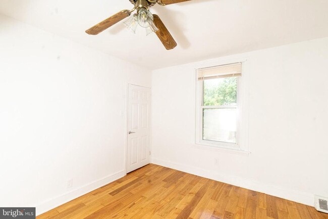 Building Photo - 1212 S Melville St