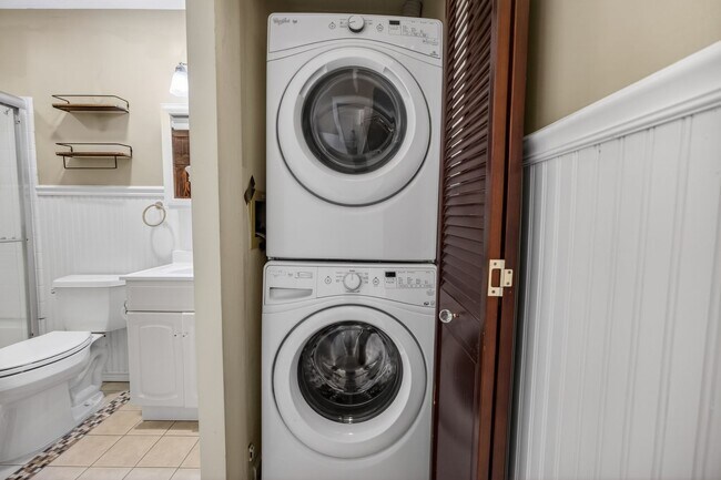 Building Photo - Beautifully Renovated Single-Level Condo in Hatboro-Horsham