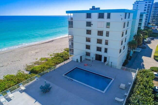 Building Photo - 900 Ocean Dr