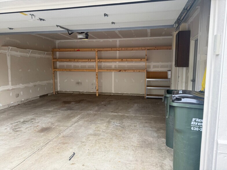 Building Photo - 611 Arbor Cir