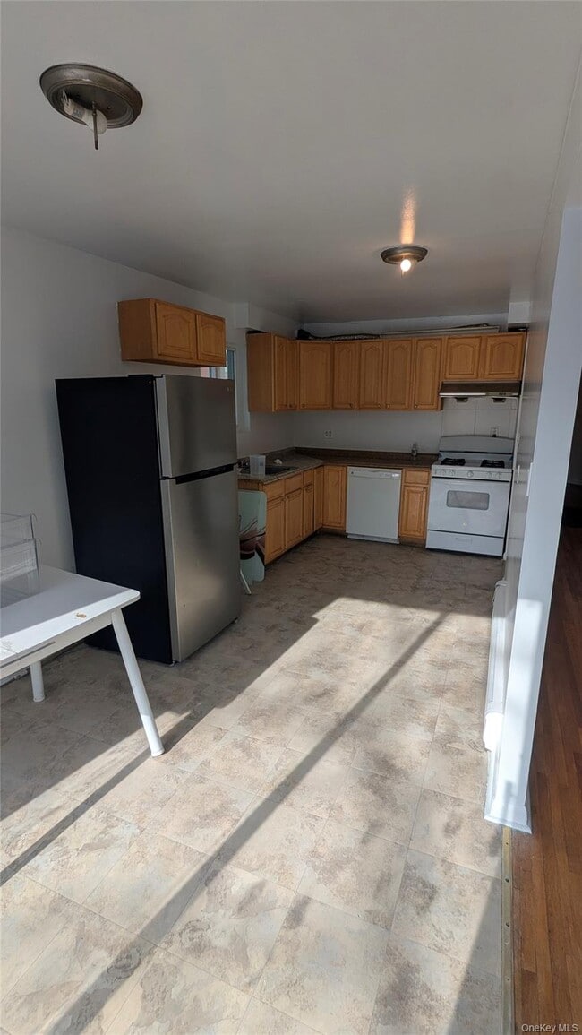 Building Photo - 99-47-99-62 62nd Rd