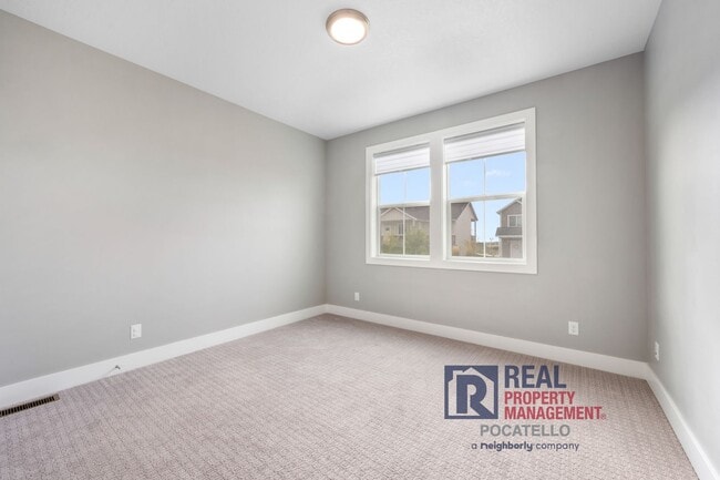 Building Photo - MOVE IN SPECIAL - Beautiful Brand New 6 be...