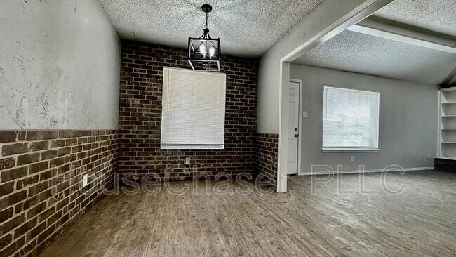 Building Photo - 611 Ironton Ave