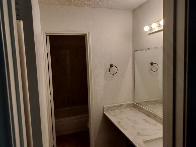 Building Photo - 6300 Mark Ct