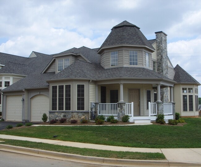 Building Photo - 3017 Sanctuary Ln