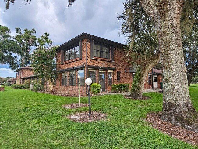 Building Photo - 6539 Brentwood Dr.