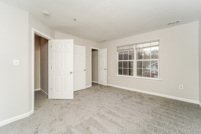 Building Photo - 7 Holly Leaf Ct