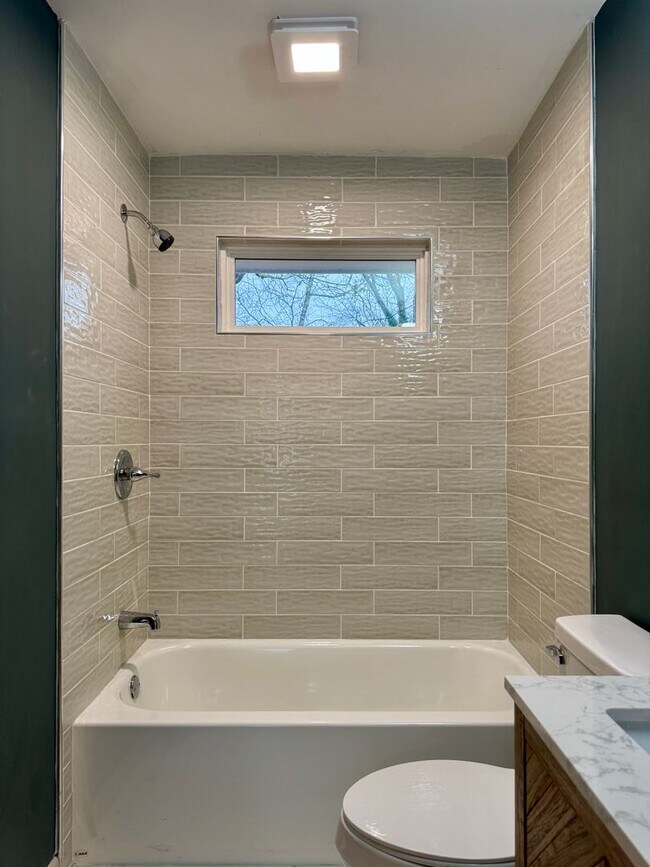 Building Photo - 3906 Forest Highland Cir