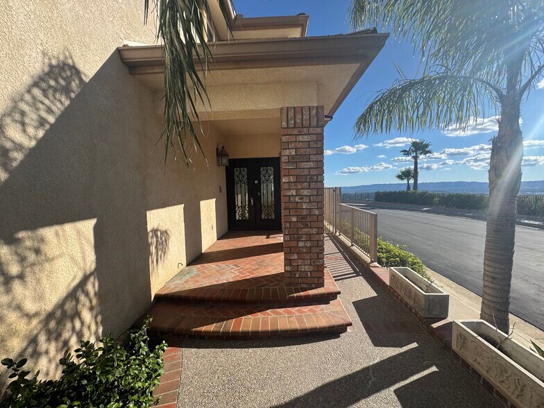 Building Photo - 11956 Stone Gate Way