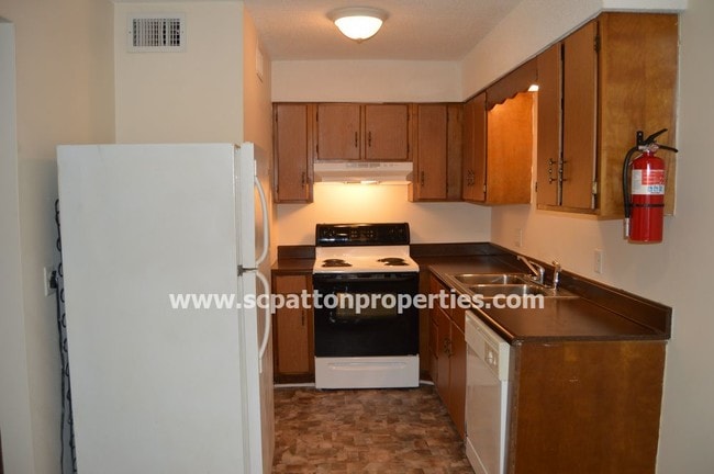 Building Photo - Lyngate Apartment