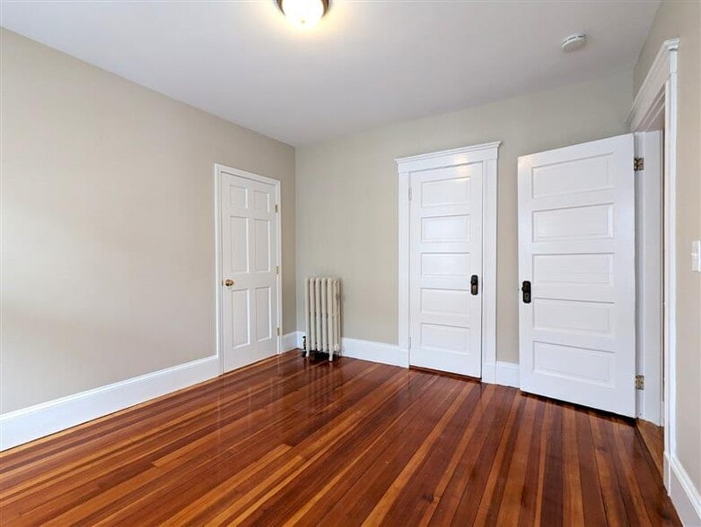 Building Photo - 35 Trowbridge St