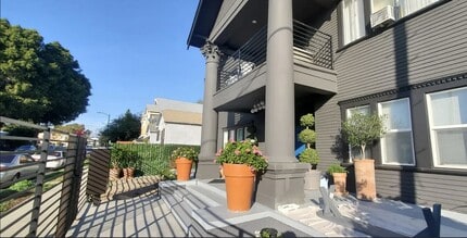 Building Photo - Walton Ave.