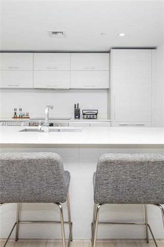 Building Photo - 1300 S Miami Ave