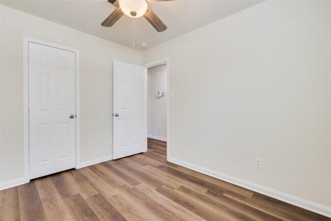 Building Photo - 26918 Graybill Ct