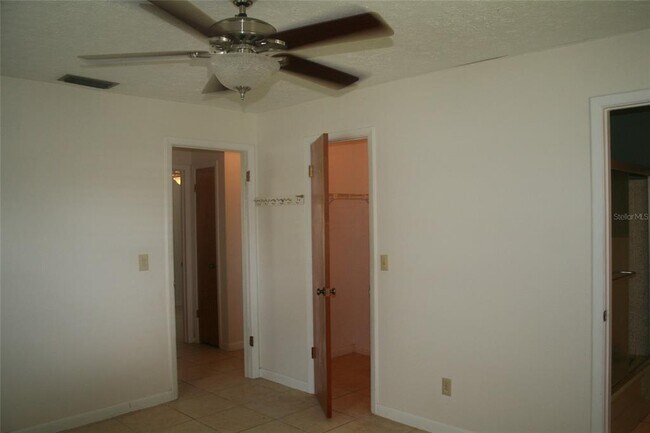 Building Photo - 6341 Flamingo Dr