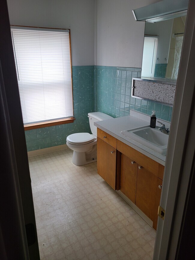 Bathroom - 708 State St