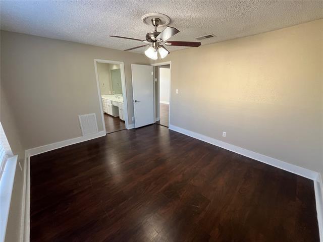 Building Photo - 415 Towne House Ln