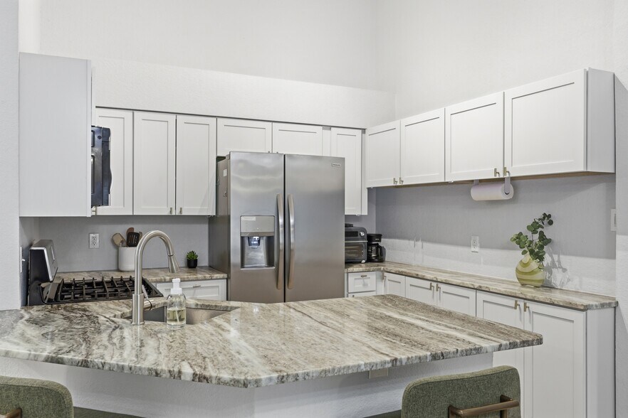 Building Photo - 13810 Sutton Park Dr N