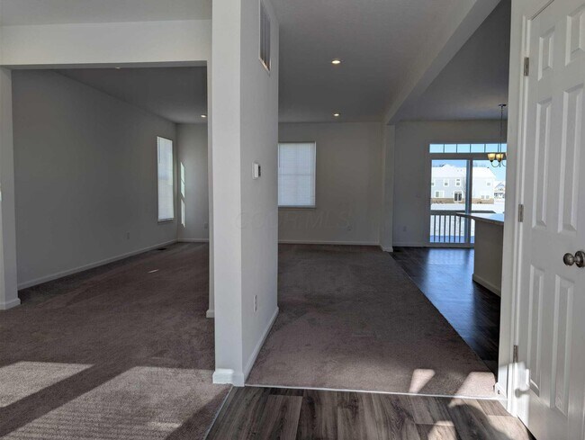 Building Photo - 8210 Daylily Dr