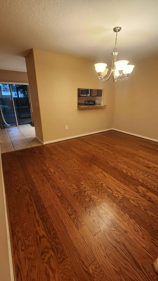 Building Photo - 372 Carina Cir