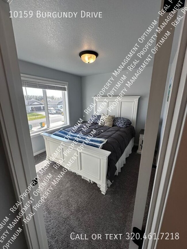 Building Photo - 10159 Burgundy Dr