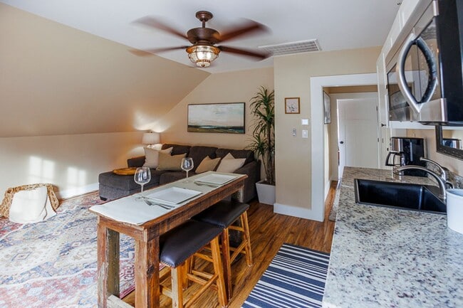 Building Photo - The Loft: Furnished Jacksonville Suite! Grand Deck with Views, King Bed $300 Utility Fee