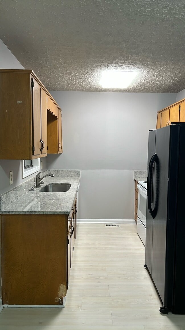 Building Photo - 8710 Century Trail