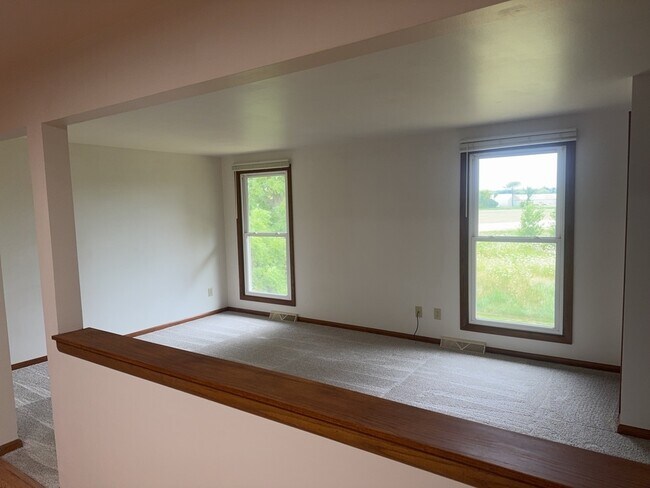 Building Photo - 418 Beloit St