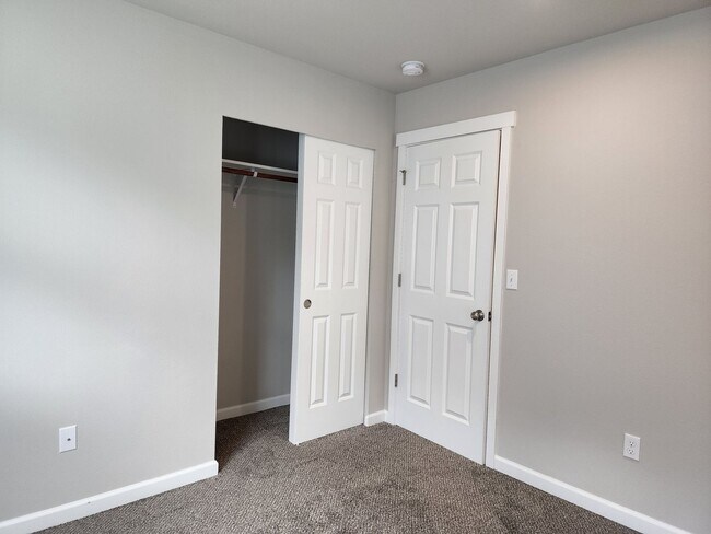 Building Photo - Yelm Creek Estates, New Construction 4 Bedroom, 2.5 Bathroom Home!  Back on the Market & Ready NOW!