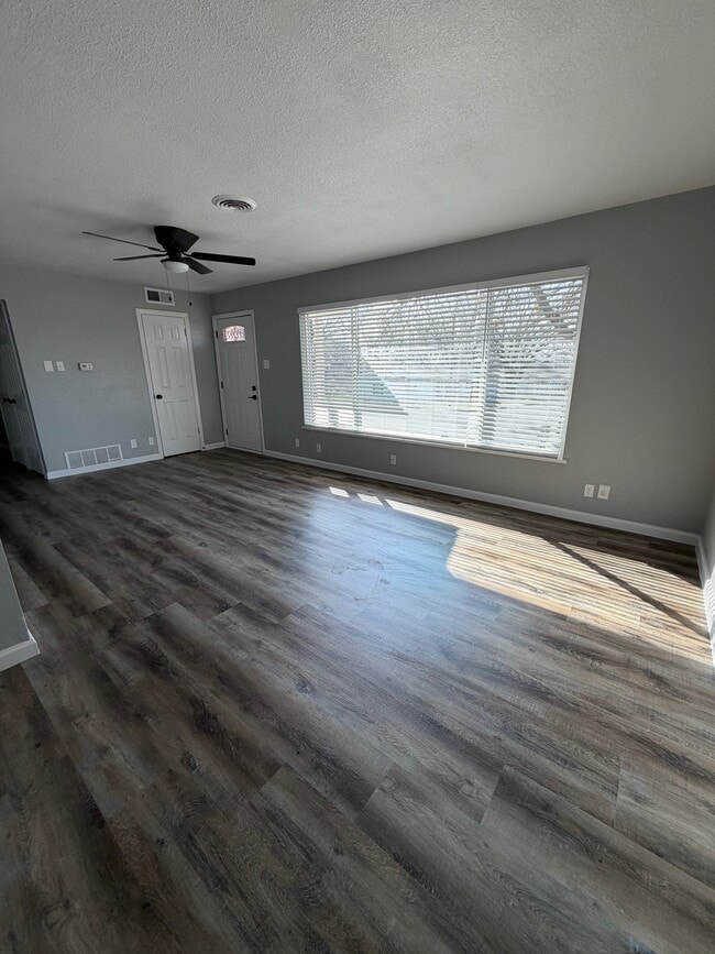 Building Photo - 12 Pershing