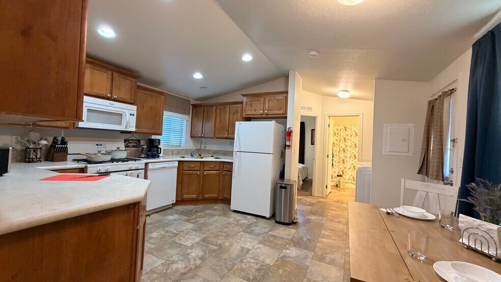 Building Photo - 1001 E Owens