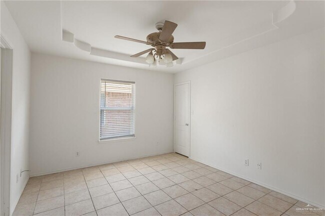 Building Photo - 705 W Bronze Dr