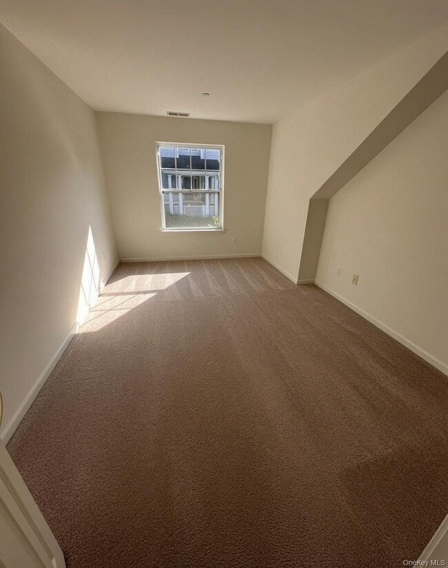 Building Photo - 213 Riverview Dr