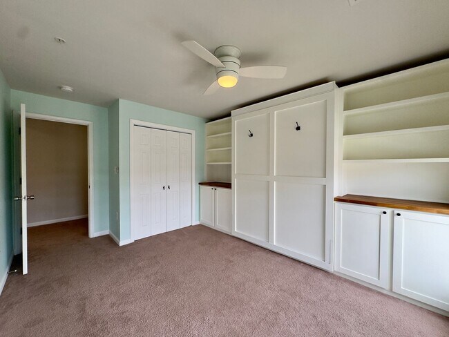Building Photo - 170 Mohegan Dr