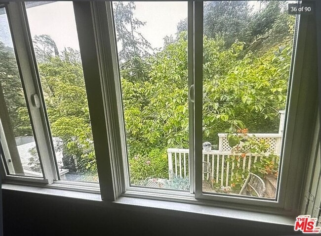 Building Photo - 1552 Crater Ln