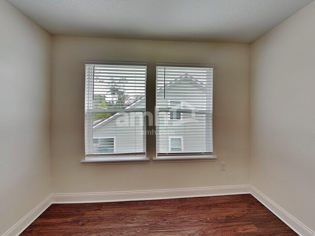 Building Photo - 2951 Hill Valley Ln