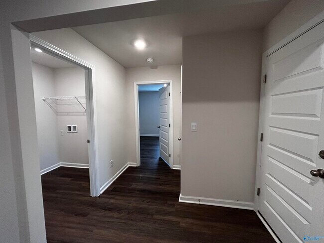 Building Photo - 9946 Sequoyah Cv Dr SE