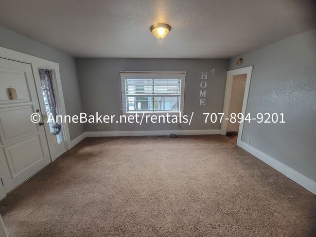 Building Photo - Close to Downtown Cloverdale