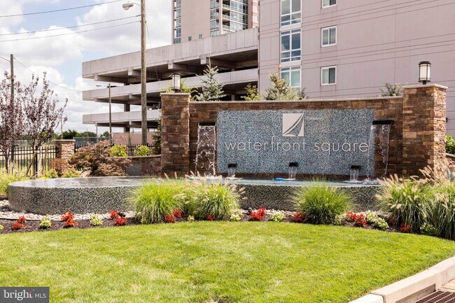 Building Photo - 901 N Penn St