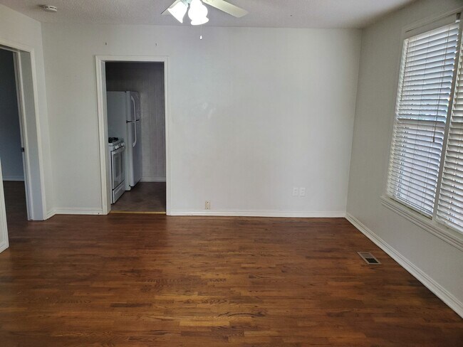 Building Photo - 705 N Boulevard