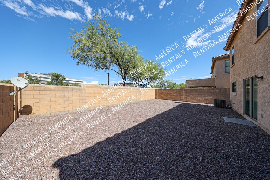 Building Photo - 9410 W Virginia Ave